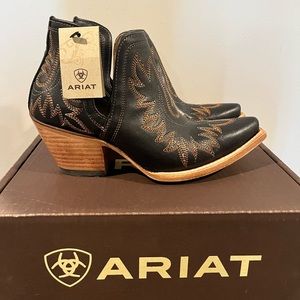 Ariat Dixon women’s size 7.5- Brooklyn Black